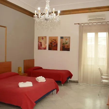 Opera Bed & Breakfast 3*