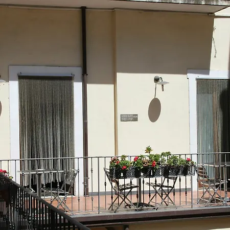 Opera Bed & Breakfast Aeroporto di Catania Fontana Rossa
